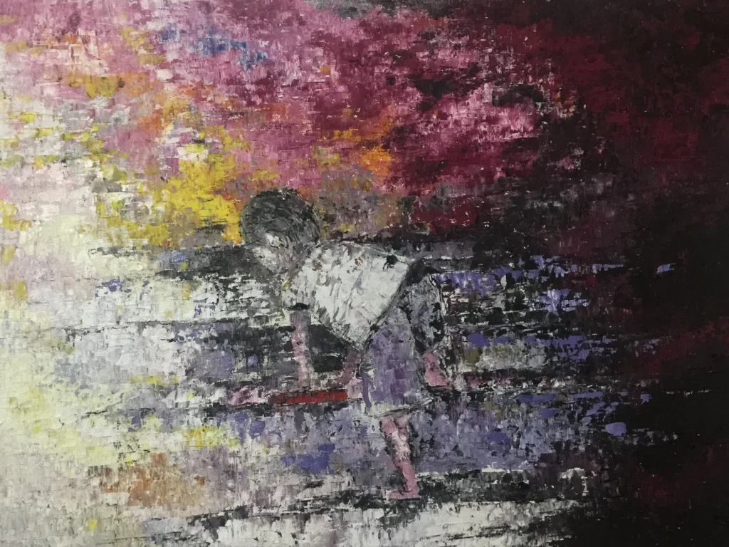 Figură aplecată, aproape dizolvată în violet și negru